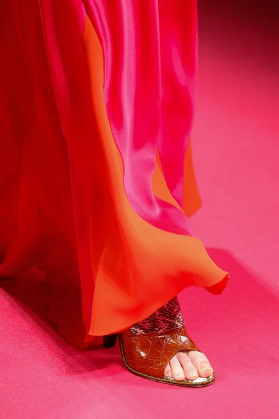 Look 60